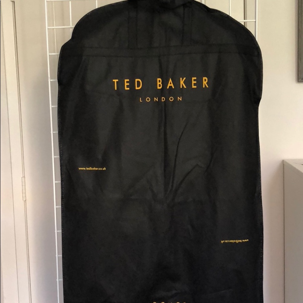 Ted Baker men’s dark grey fitted suit /more photos - Picture 8 of 8